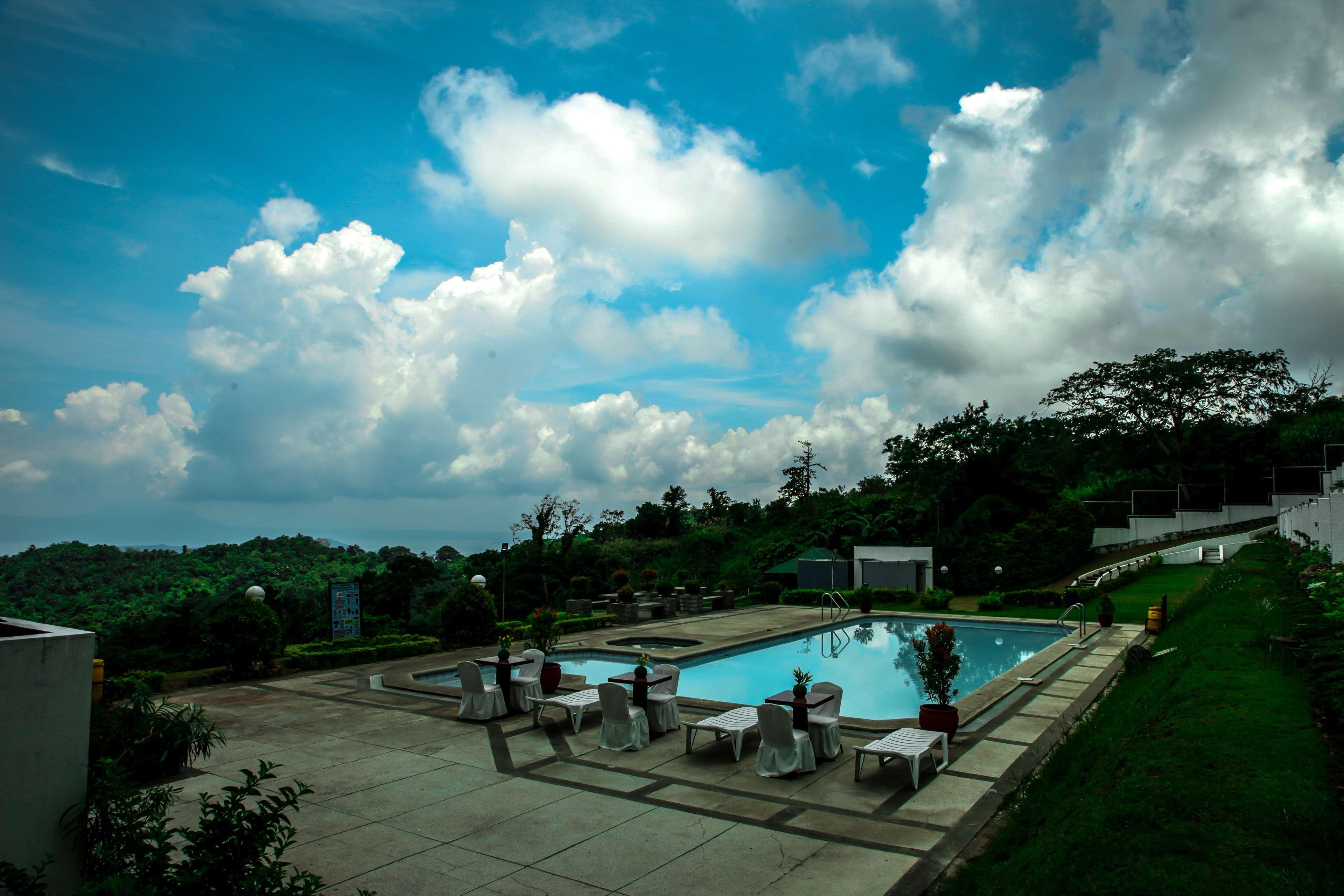 Days Hotel Tagaytay Tagaytay City Bagian luar foto