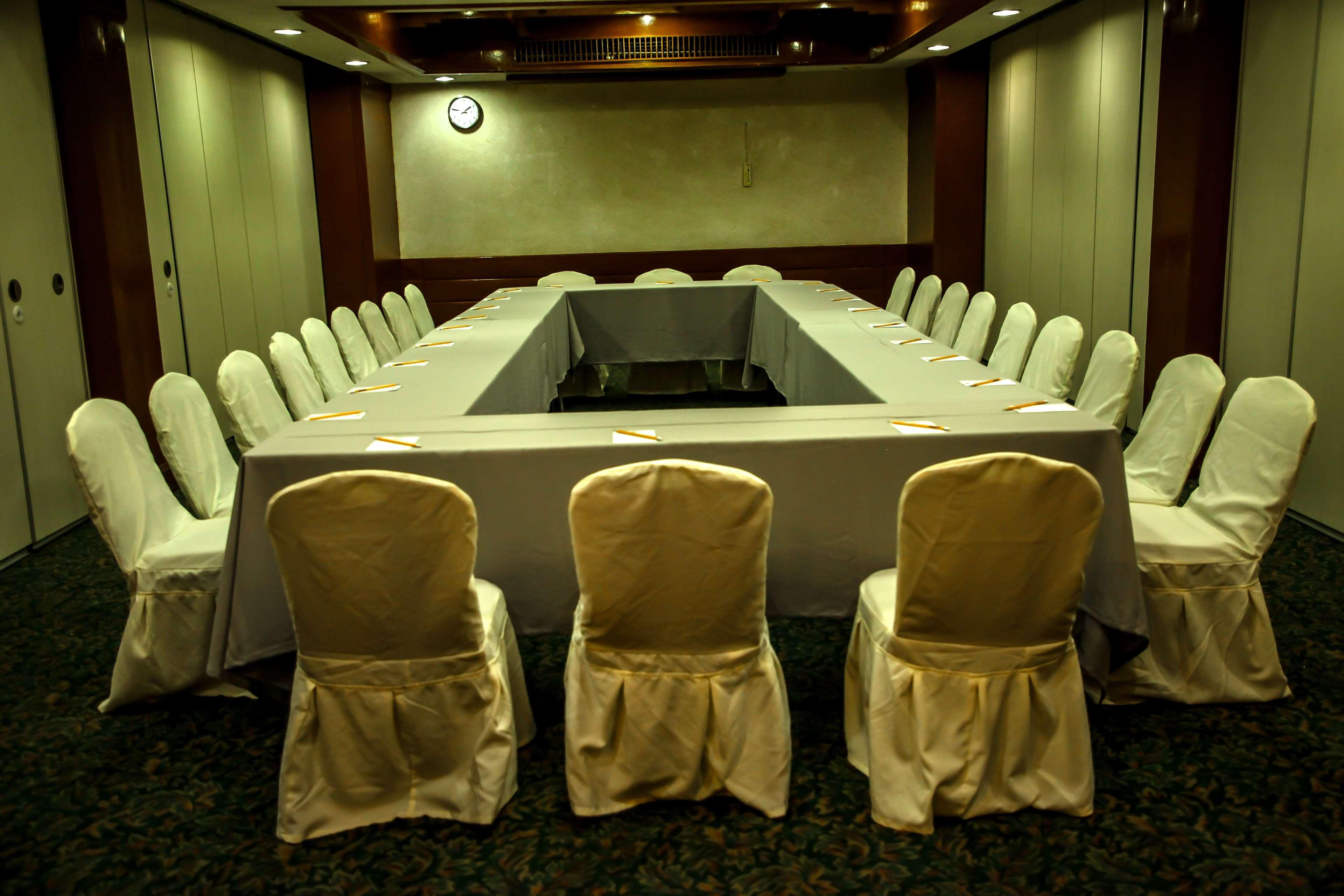 Days Hotel Tagaytay Tagaytay City Bagian luar foto