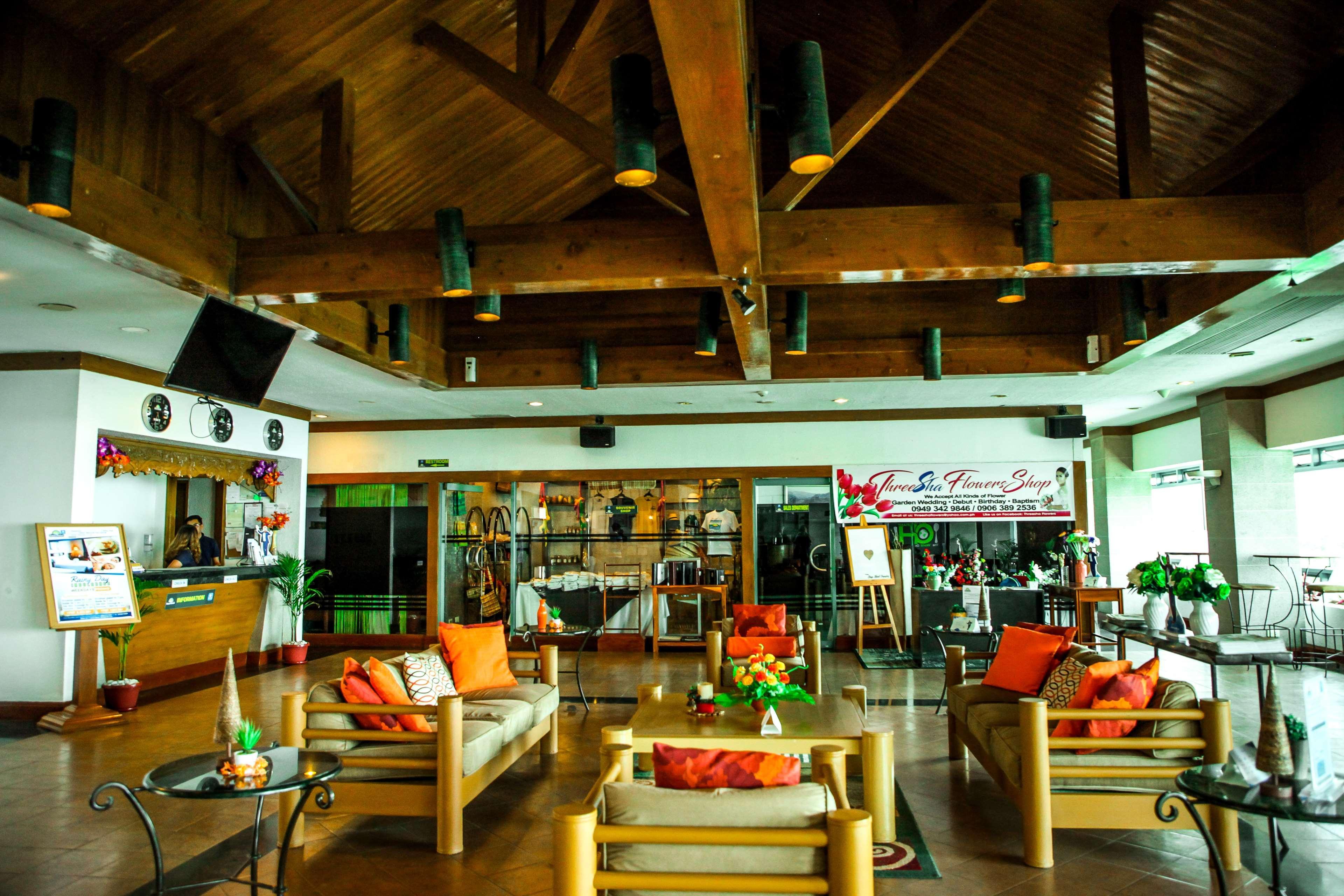Days Hotel Tagaytay Tagaytay City Bagian luar foto