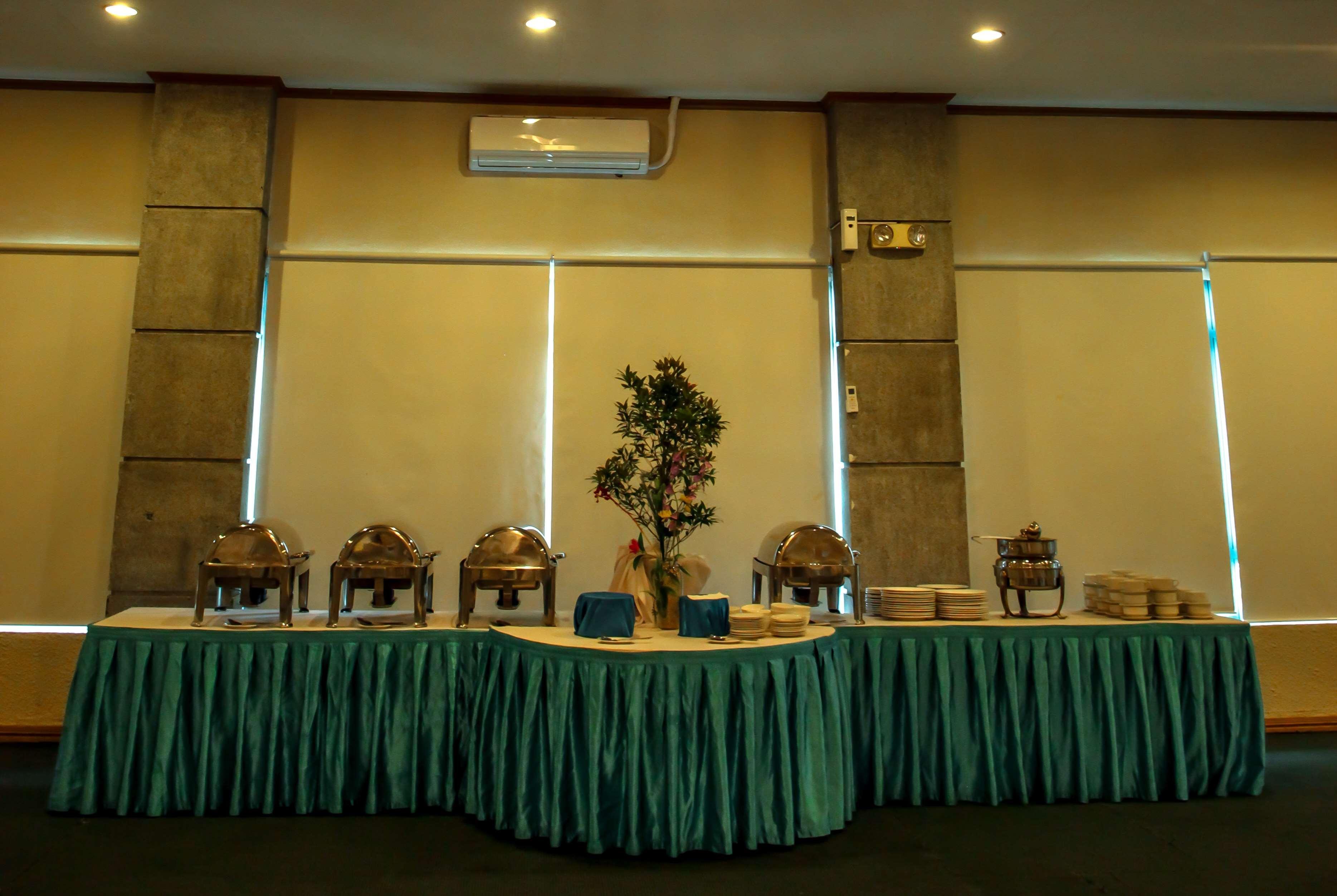 Days Hotel Tagaytay Tagaytay City Bagian luar foto