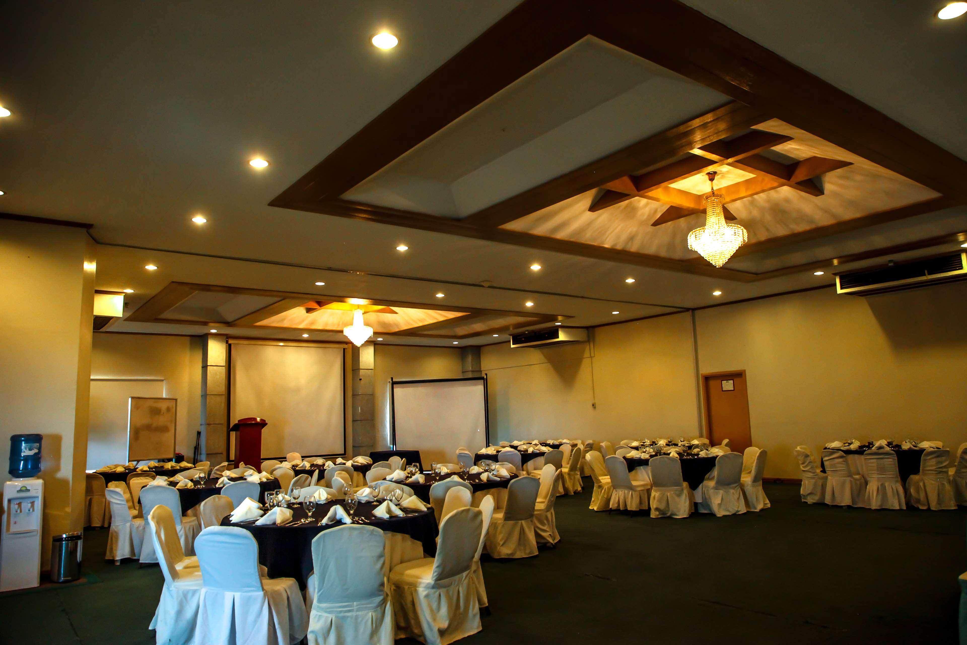 Days Hotel Tagaytay Tagaytay City Bagian luar foto