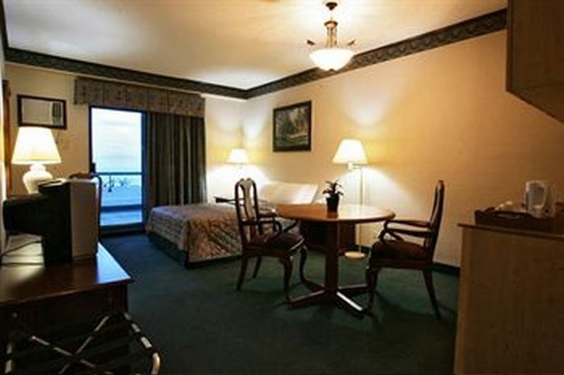 Days Hotel Tagaytay Tagaytay City Bagian luar foto