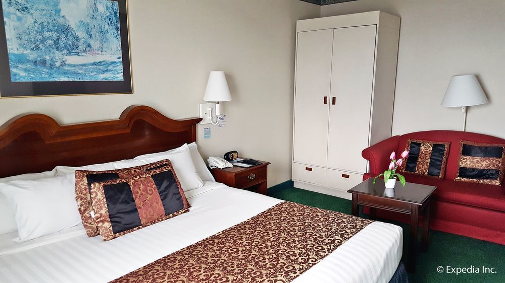 Days Hotel Tagaytay Tagaytay City Bagian luar foto