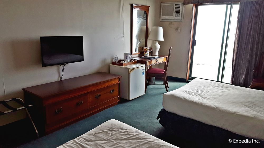 Days Hotel Tagaytay Tagaytay City Bagian luar foto