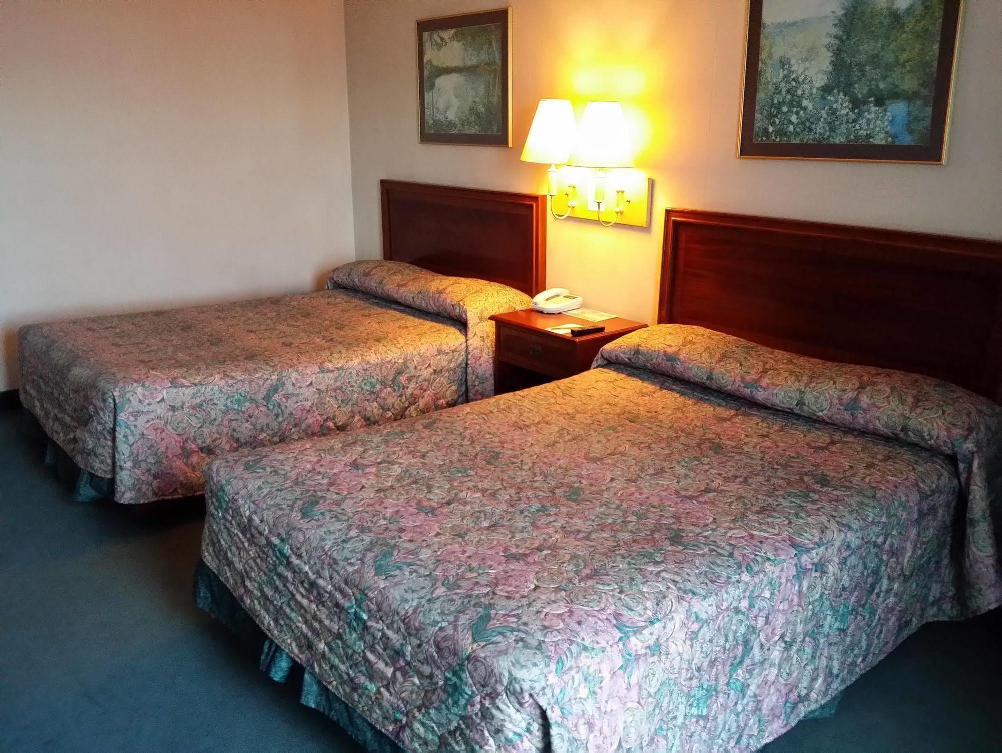 Days Hotel Tagaytay Tagaytay City Bagian luar foto