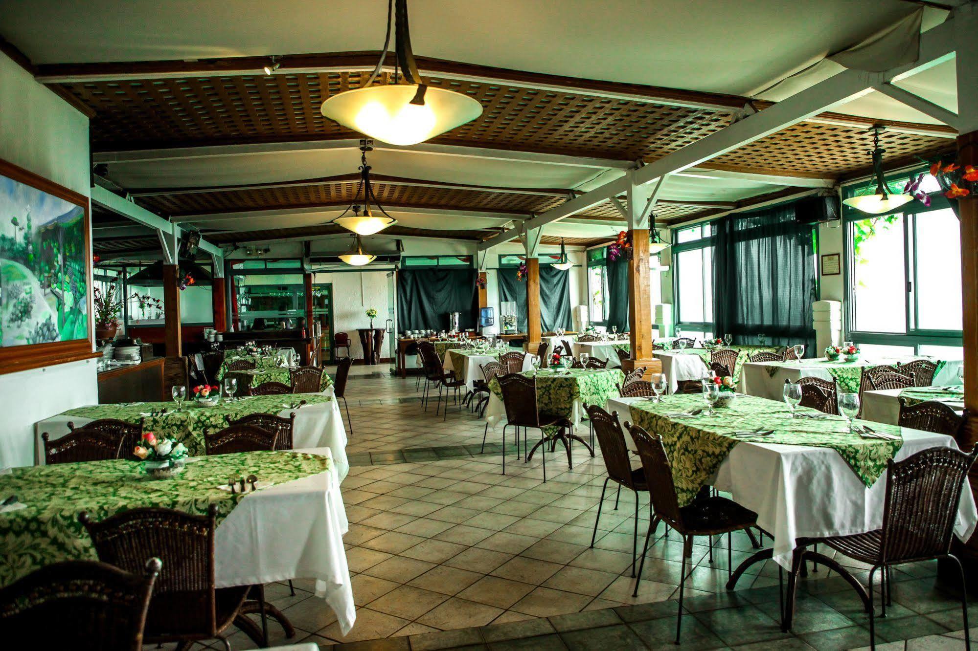Days Hotel Tagaytay Tagaytay City Bagian luar foto