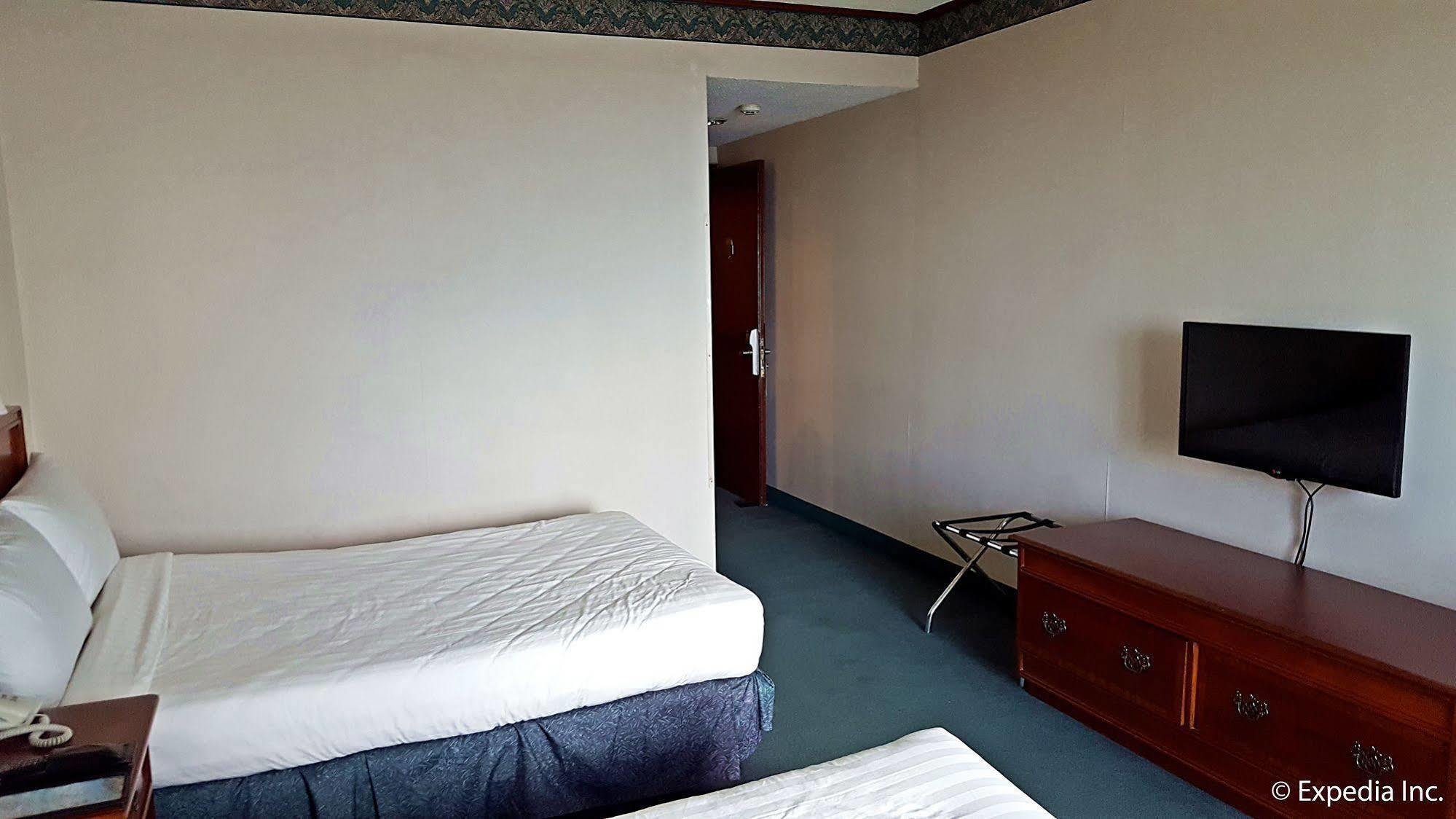 Days Hotel Tagaytay Tagaytay City Bagian luar foto