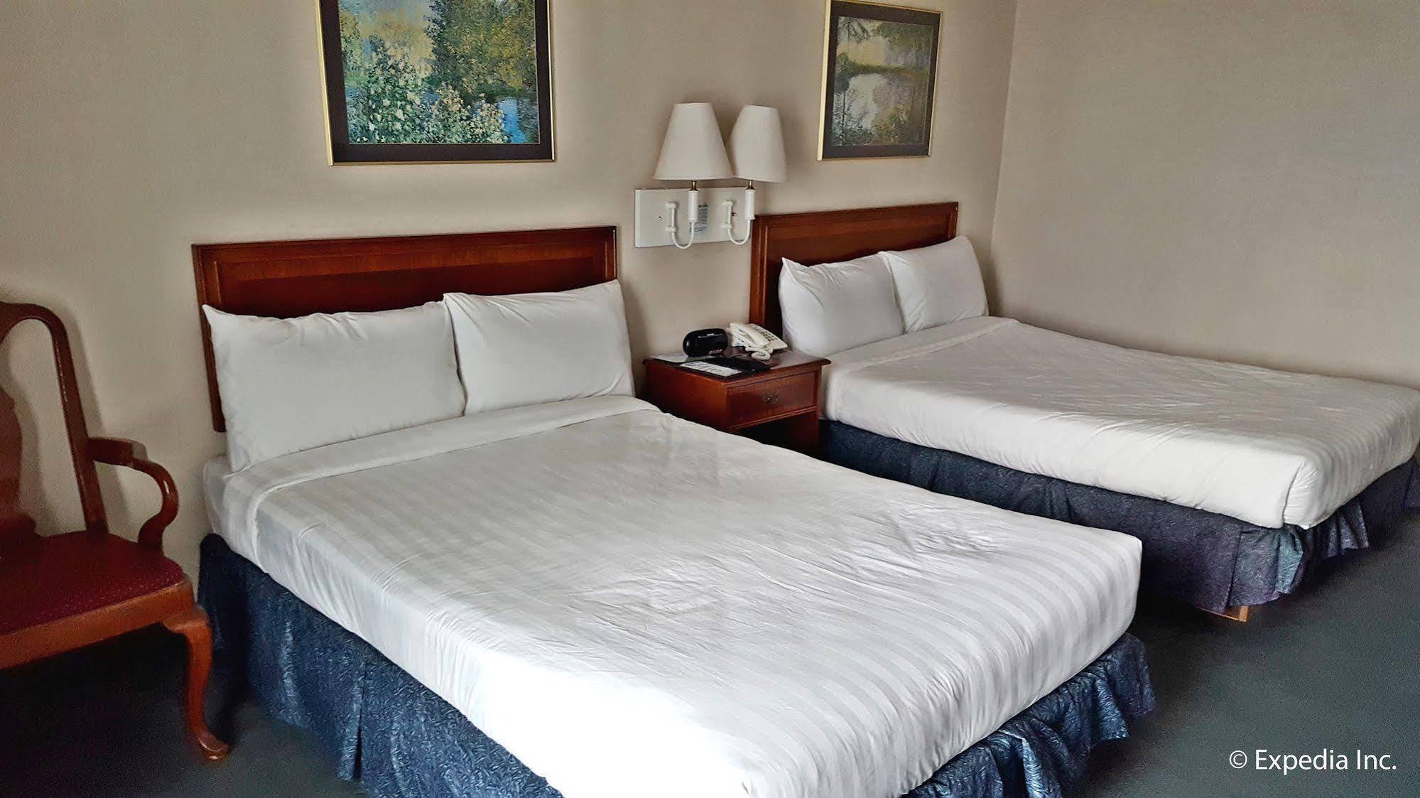Days Hotel Tagaytay Tagaytay City Bagian luar foto