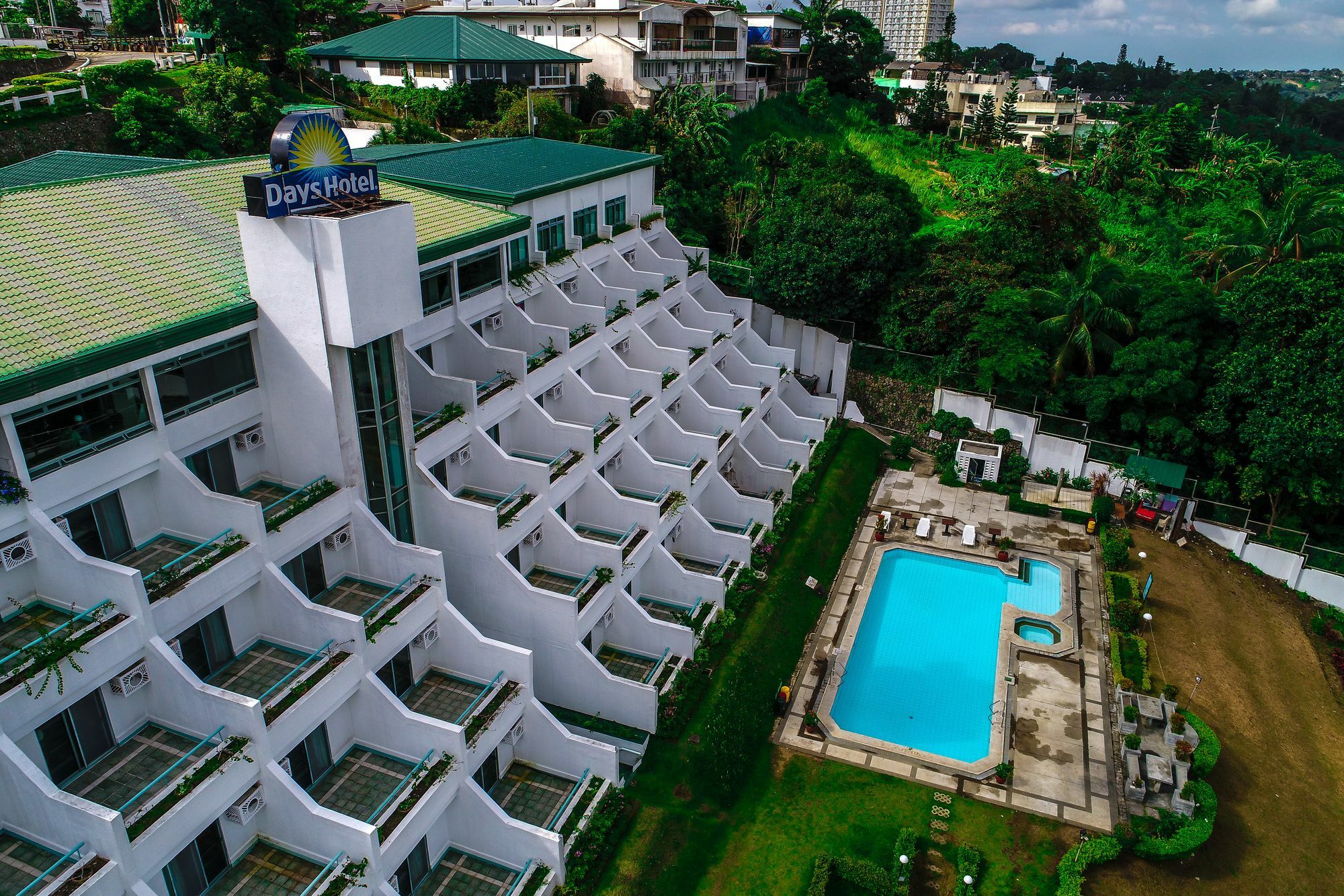 Days Hotel Tagaytay Tagaytay City Bagian luar foto